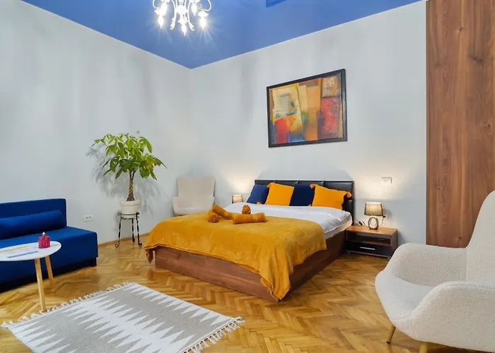 2 Bedroom Oldtown Mountain View Apartment With Private Terrace And High Ceilings Rooms